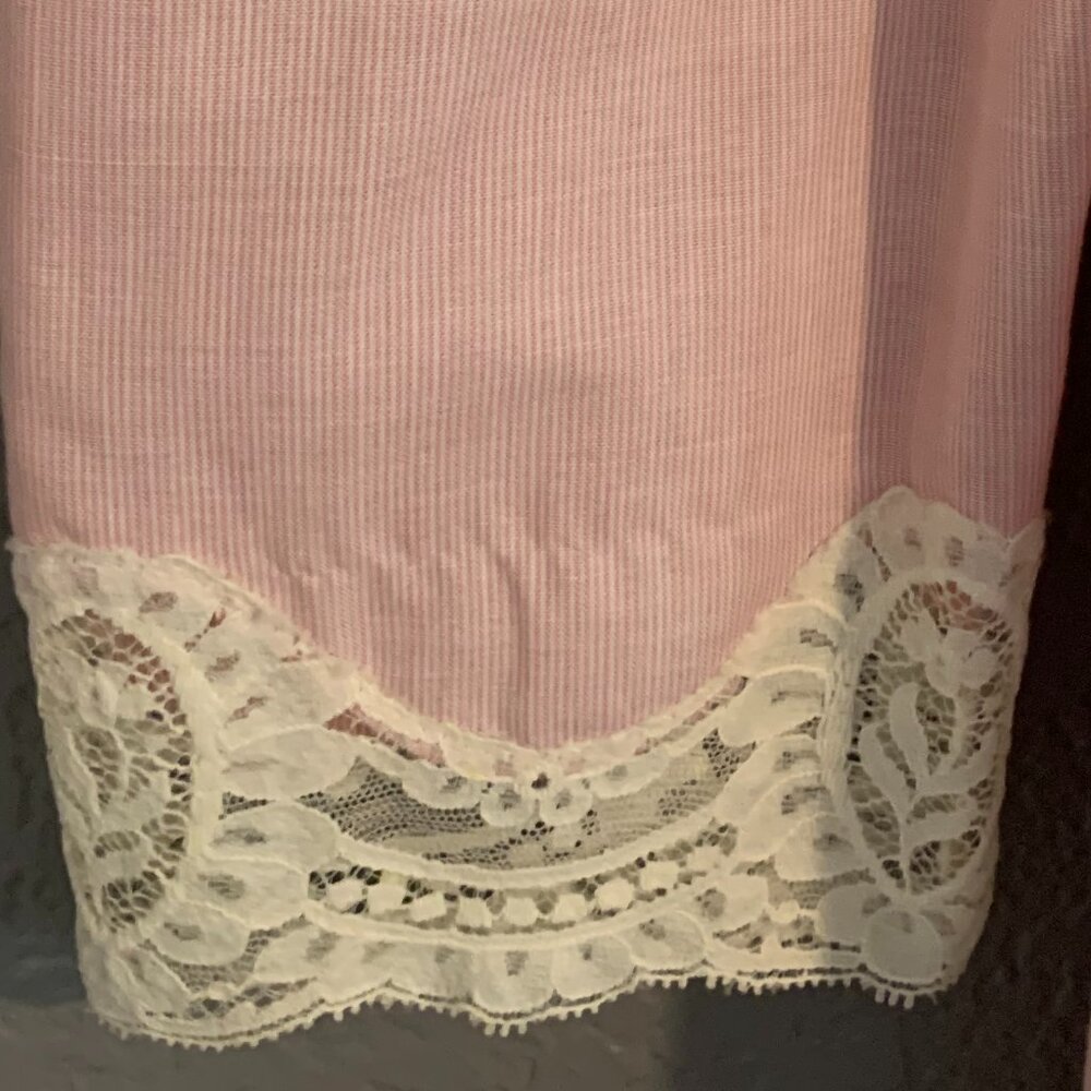 Vintage-Inspired Women's Pink Lace-Trim Robe - Picture 11 of 11